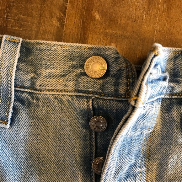 Levi’s Jean Shorts - Picture 2 of 5